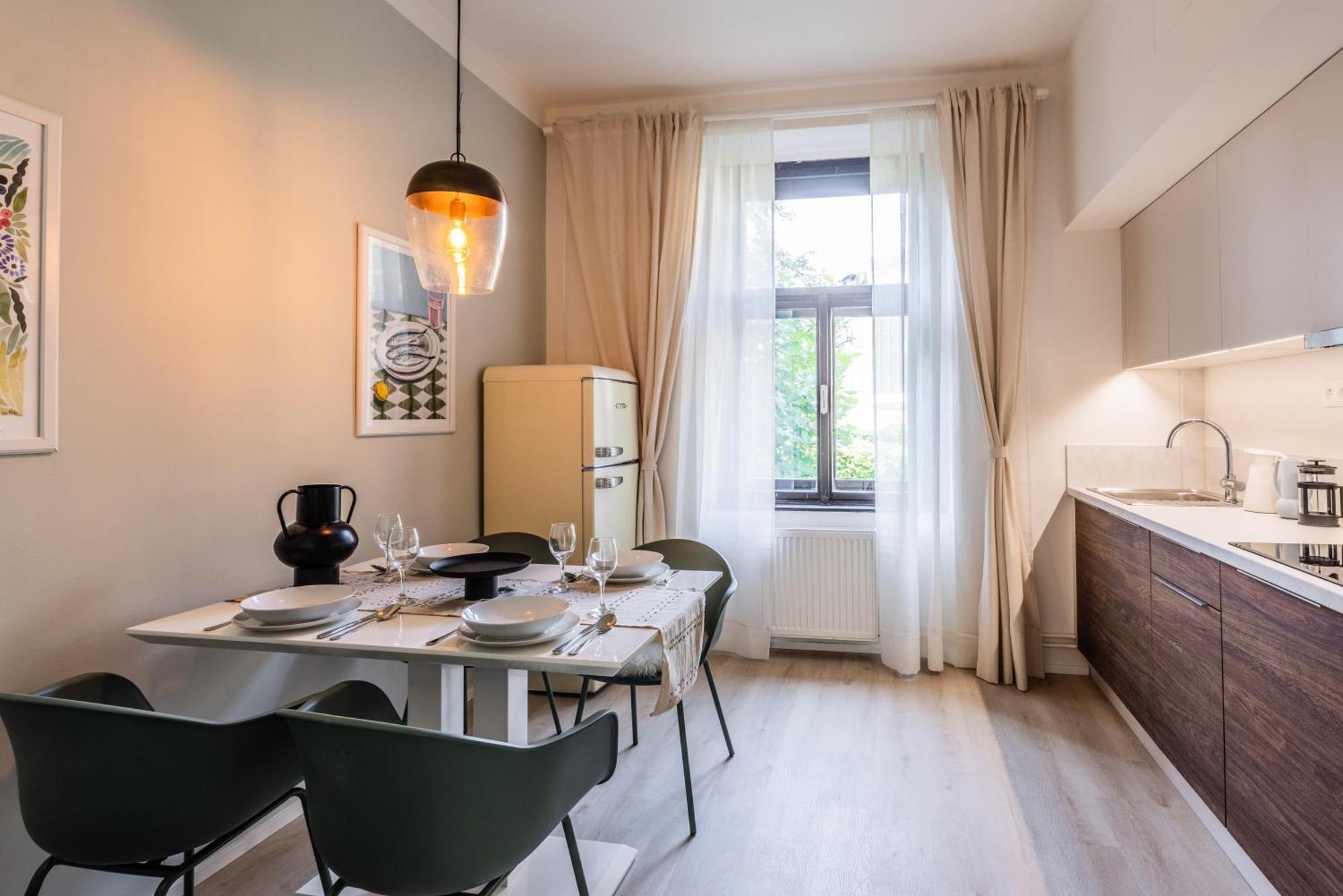 Eleven Apartments براغ المظهر الخارجي الصورة
